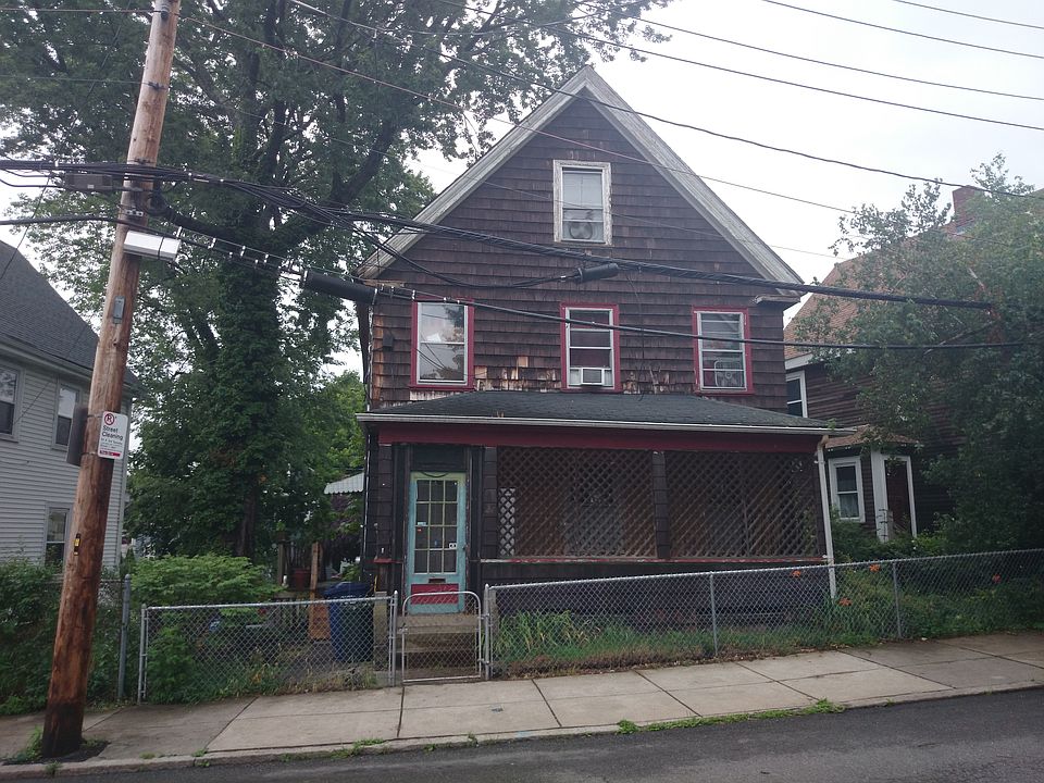 2nd image of 21 Gay Head St