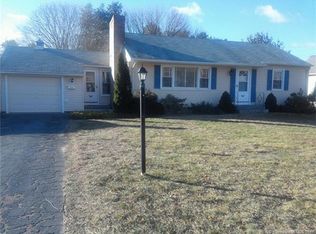 32 Shepard St, Old Saybrook, CT 06475