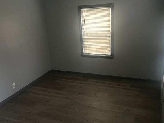 3rd image of 2000 Aitken Ave