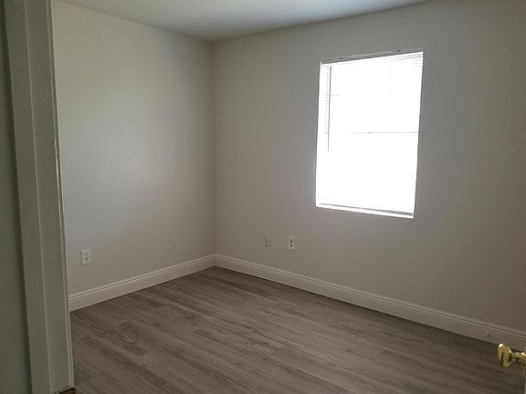 5th image of 54 Woodforest Dr
