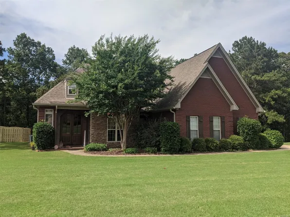 79 Brookwood Dr, Wetumpka, AL 36093