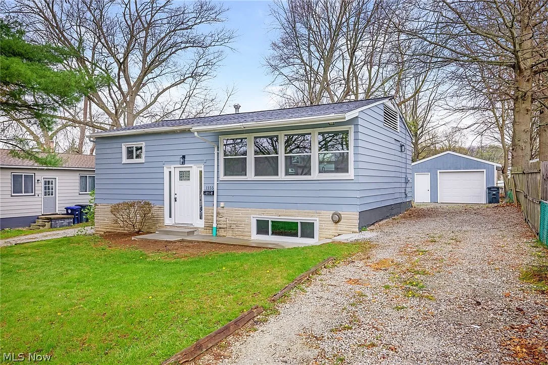1155 Stanwood Ave photo 1