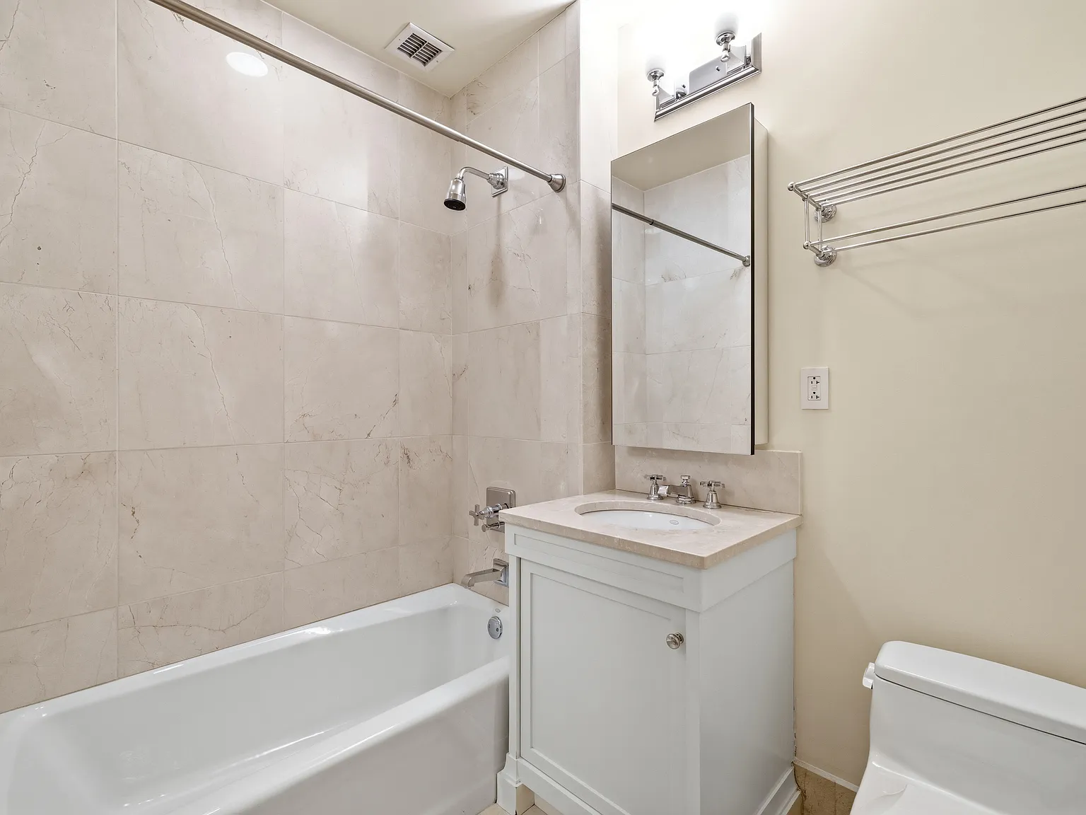 15 Central Park West — Photo 4
