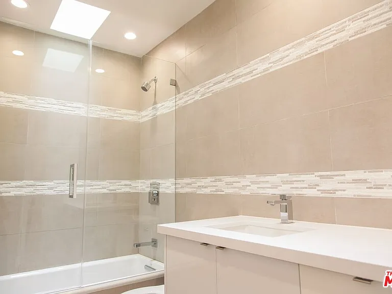 508 N Kings Rd #2 — Photo 8