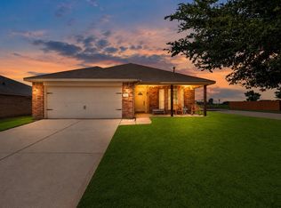 300 Meadow View Ln, Anna, TX 75409