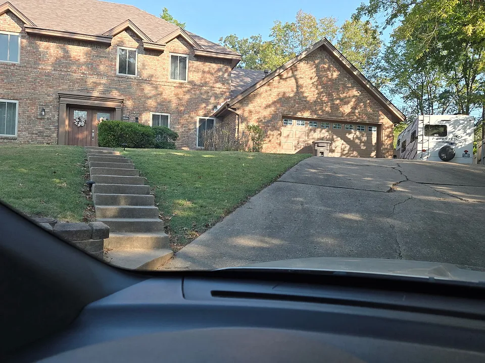 1624 Cherokee Hills Dr