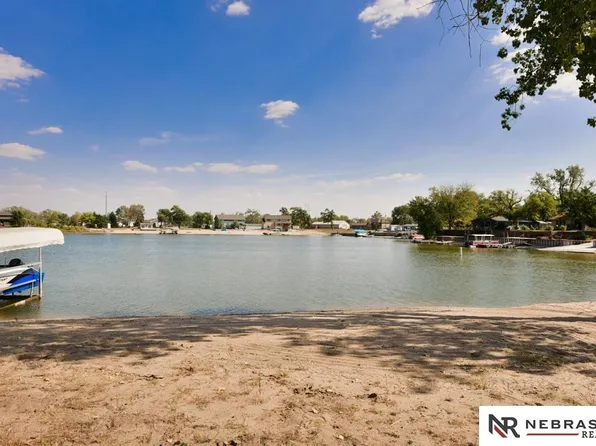 17105 Perch Dr, Bellevue, NE 68123