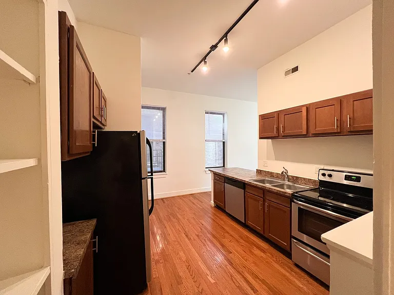 24-28 E 15th — Photo 18