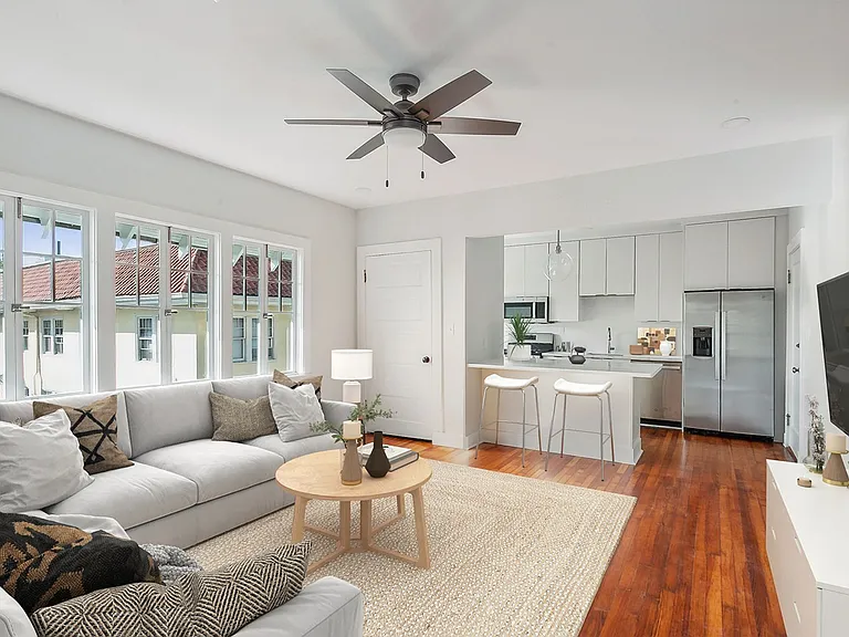 7 Fontainebleau Dr #301 — Photo 11