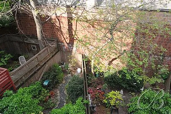 Sold by Bellmarc Realty | media 1