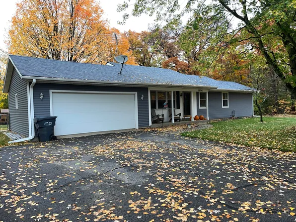 28042 Two Oaks Cir, Lawton, MI 49065