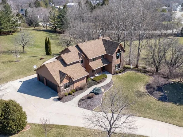 754 Century COURT, Slinger, WI 53086