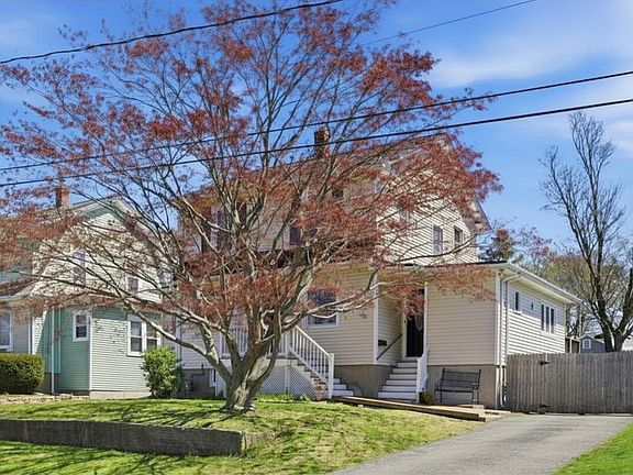 2nd image of 90 Sweetbriar Ave