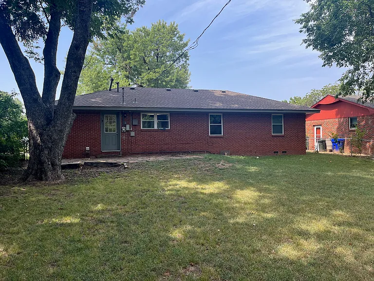 1332 W Boyd St — Photo 38
