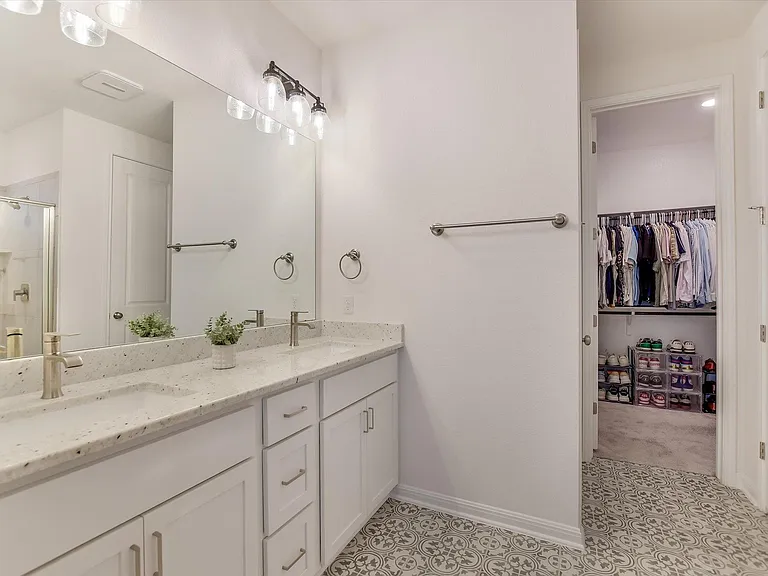 737 Leeward Pass — Photo 22