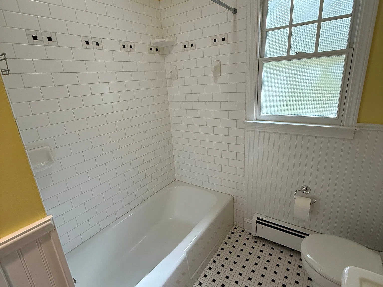 4 bed, 2215 sqft, $3,250 — Photo 4