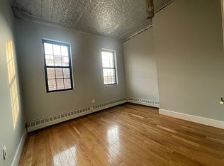 991 Wyckoff Ave #2D, Ridgewood, NY 11385