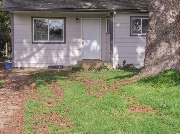 1123 N 3rd St, Woodburn, OR 97071