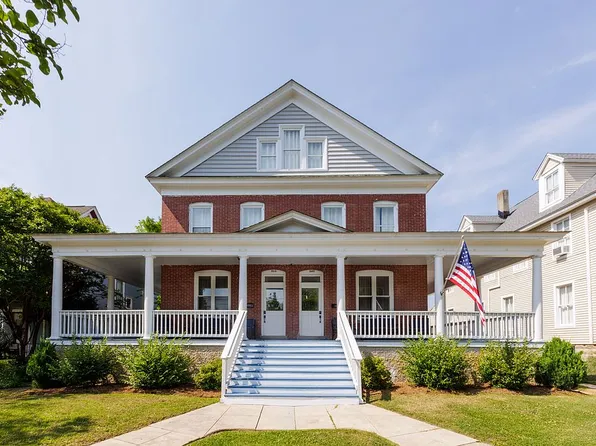 543/545 Monroe Ave, Cape Charles, VA 23310