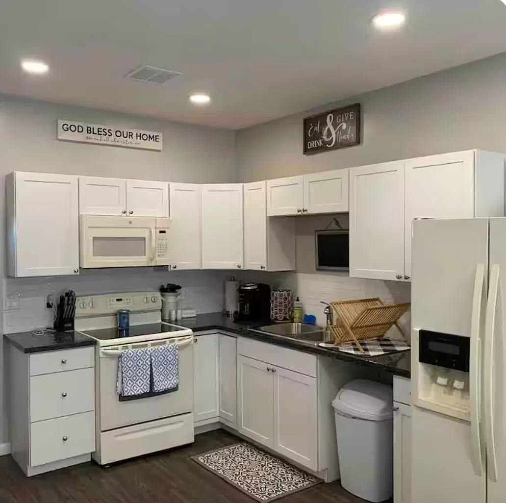 2 bed, 700 sqft, $1,400 — Photo 2