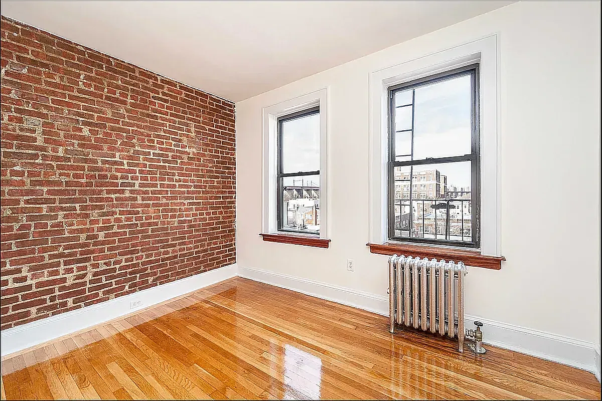 21-54 Crescent Street — Photo 2