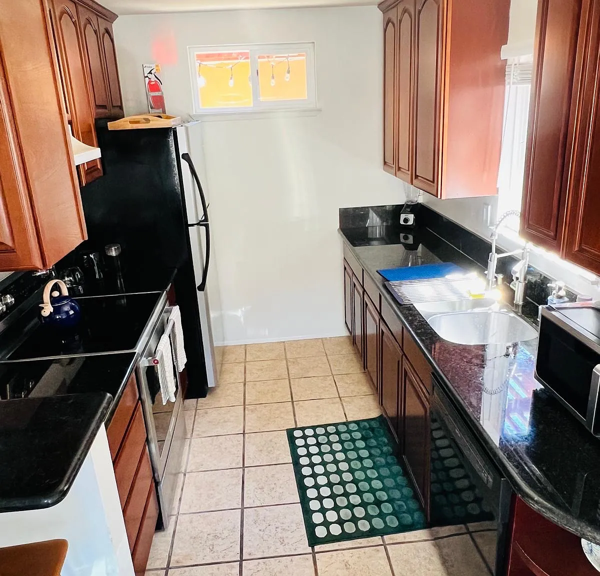 2132 Balboa Ave — Photo 2
