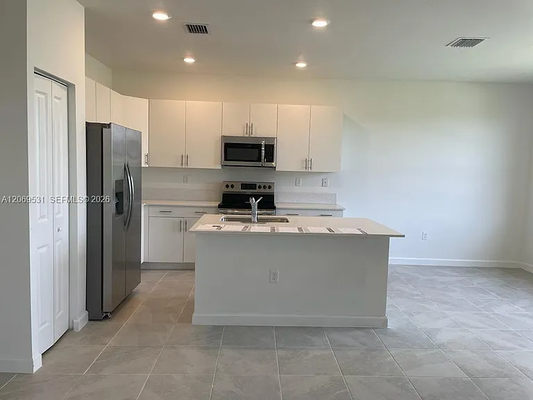 10007 SW 231st Ln — Photo 5