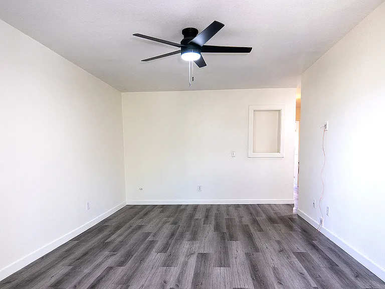 9175 Campina Dr #7 — Photo 3