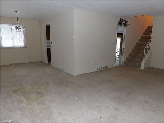 3rd image of 13542 Trenton Trl