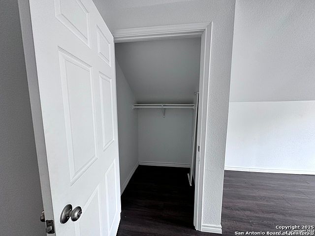 2nd image of 2419 S Presa St #201