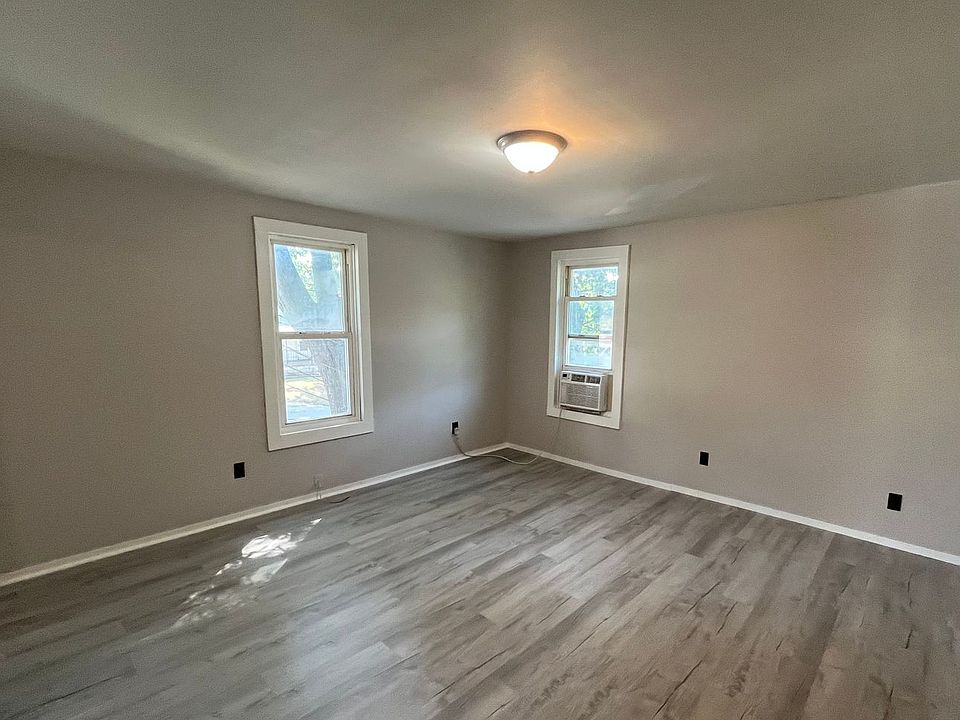 2nd image of 1106 Rixon St