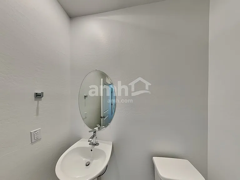 17109 W Lawrence Ln — Photo 7