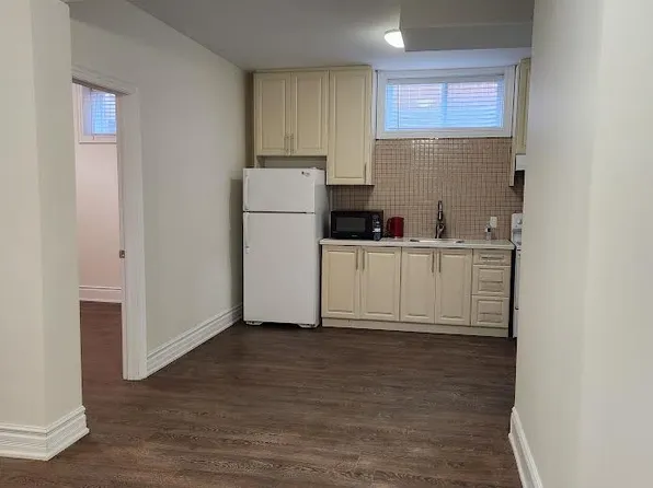 33 Scarborough Golf Club Rd, Toronto, ON M1M 3C6