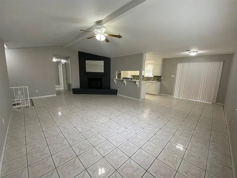 12730 Labelle Ln — Photo 3