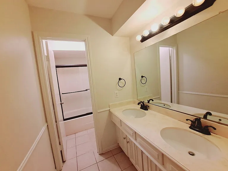 4106 Cedar Creek Dr — Photo 15