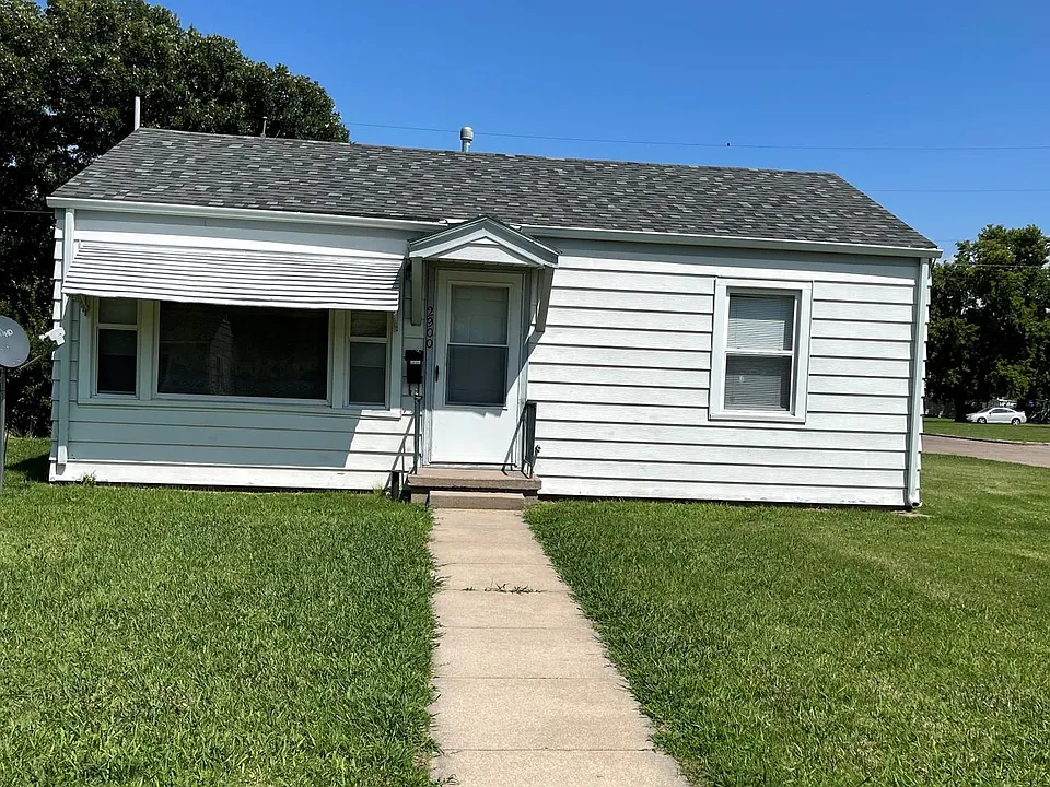 2900 Gano St
