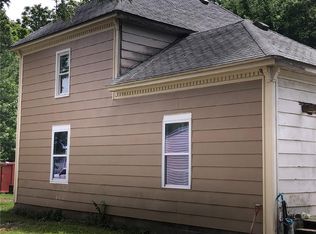 208 Jones St, Levasy, MO 64066