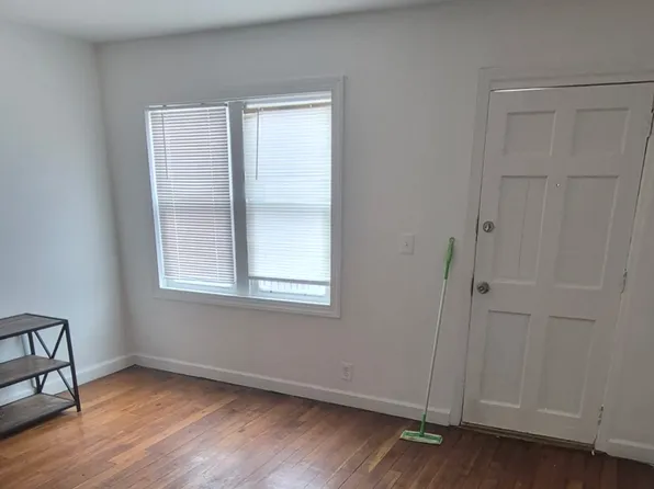 511 Seagull Ave, Baltimore, MD 21225