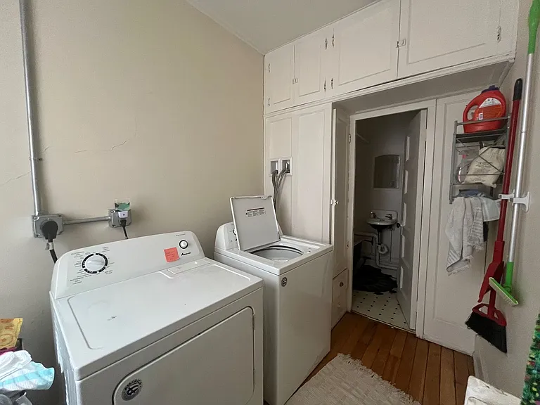 1030 N Marshall St — Photo 27