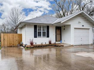 1043 S Glenn Ave, Springfield, MO 65802