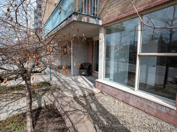 45 Holland Ave #102, Ottawa, ON K1Y 4S3