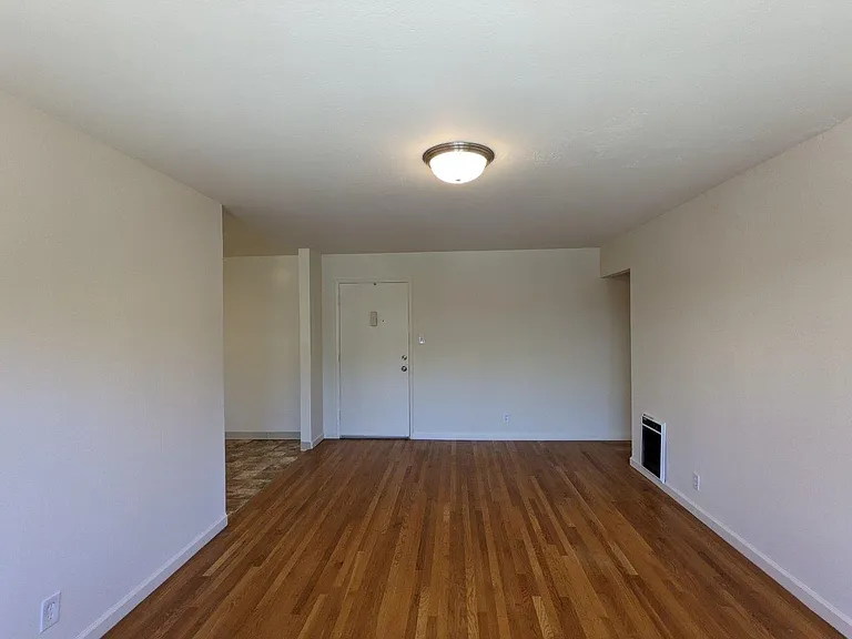 2534 Benvenue Ave — Photo 57