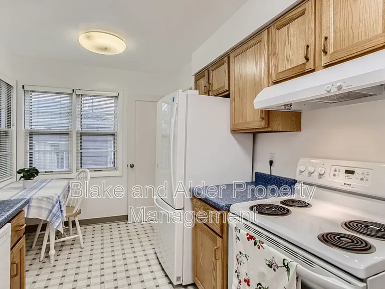 2727 NE 65th Ave — Photo 11