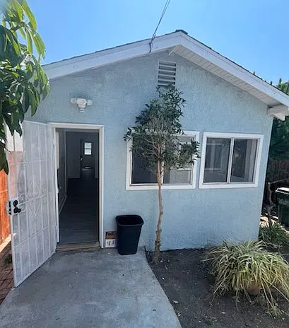 2 bed, 1200 sqft, $2,700 — Photo 2