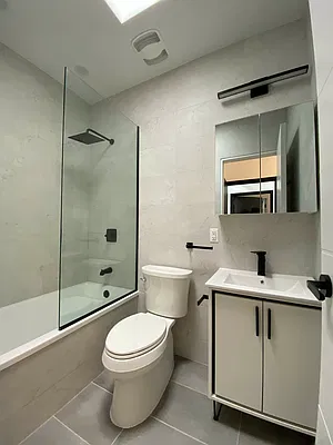 Bathroom, photo 2