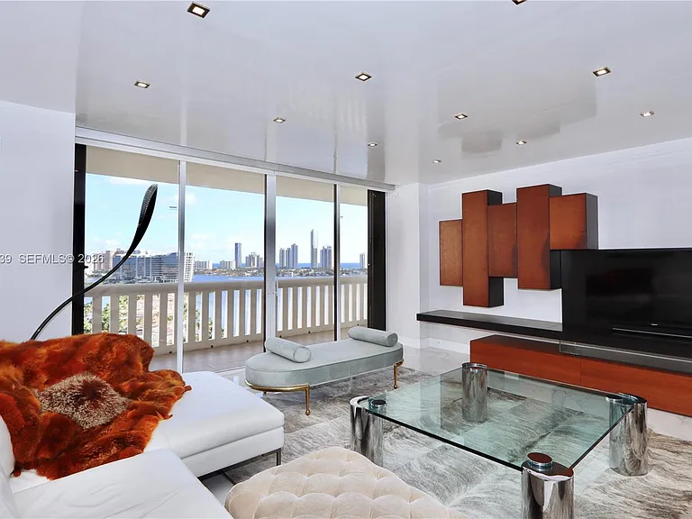 3000 Island Blvd #1603 — Photo 3