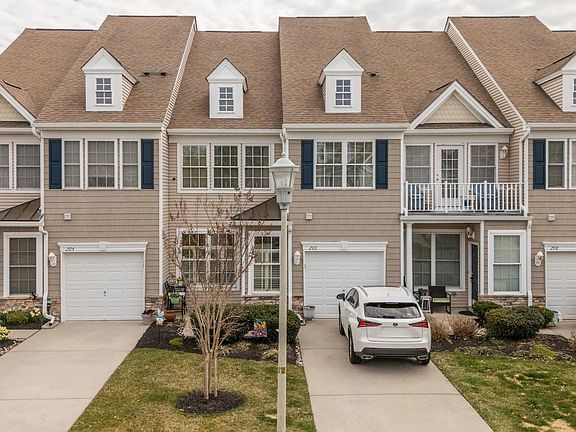2nd image of 206 Springdale Ct APT 206