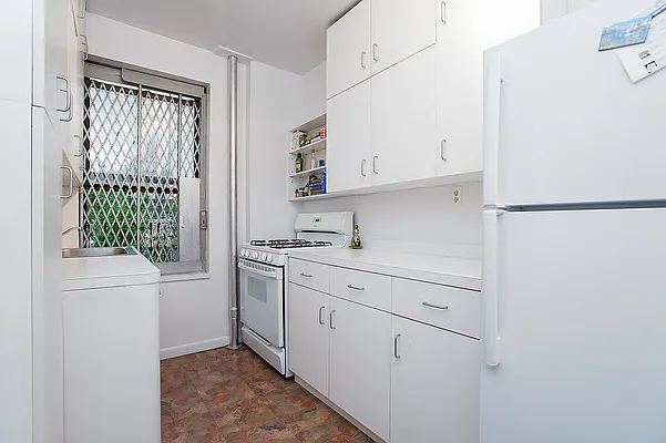 Rented by Emor Management Inc. | media 36