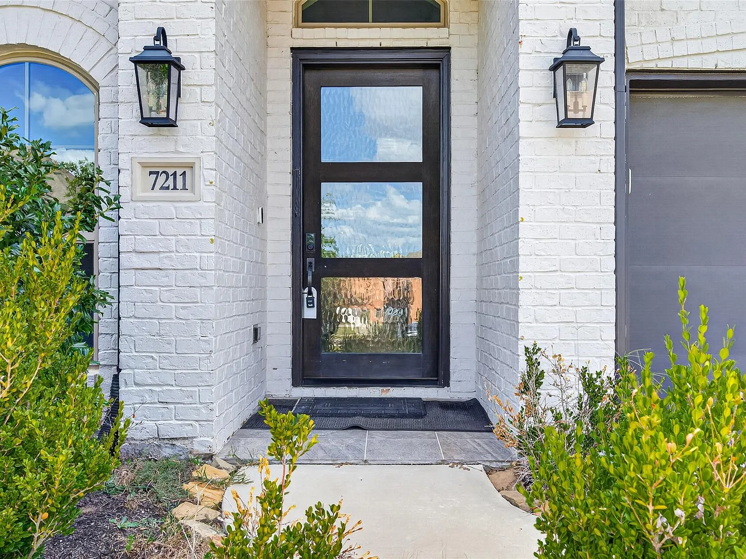4 bed, 3.0 bath, 3007 sqft, $3,600 — Photo 4