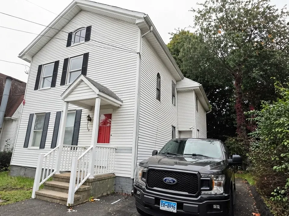 20 Ridge St #2